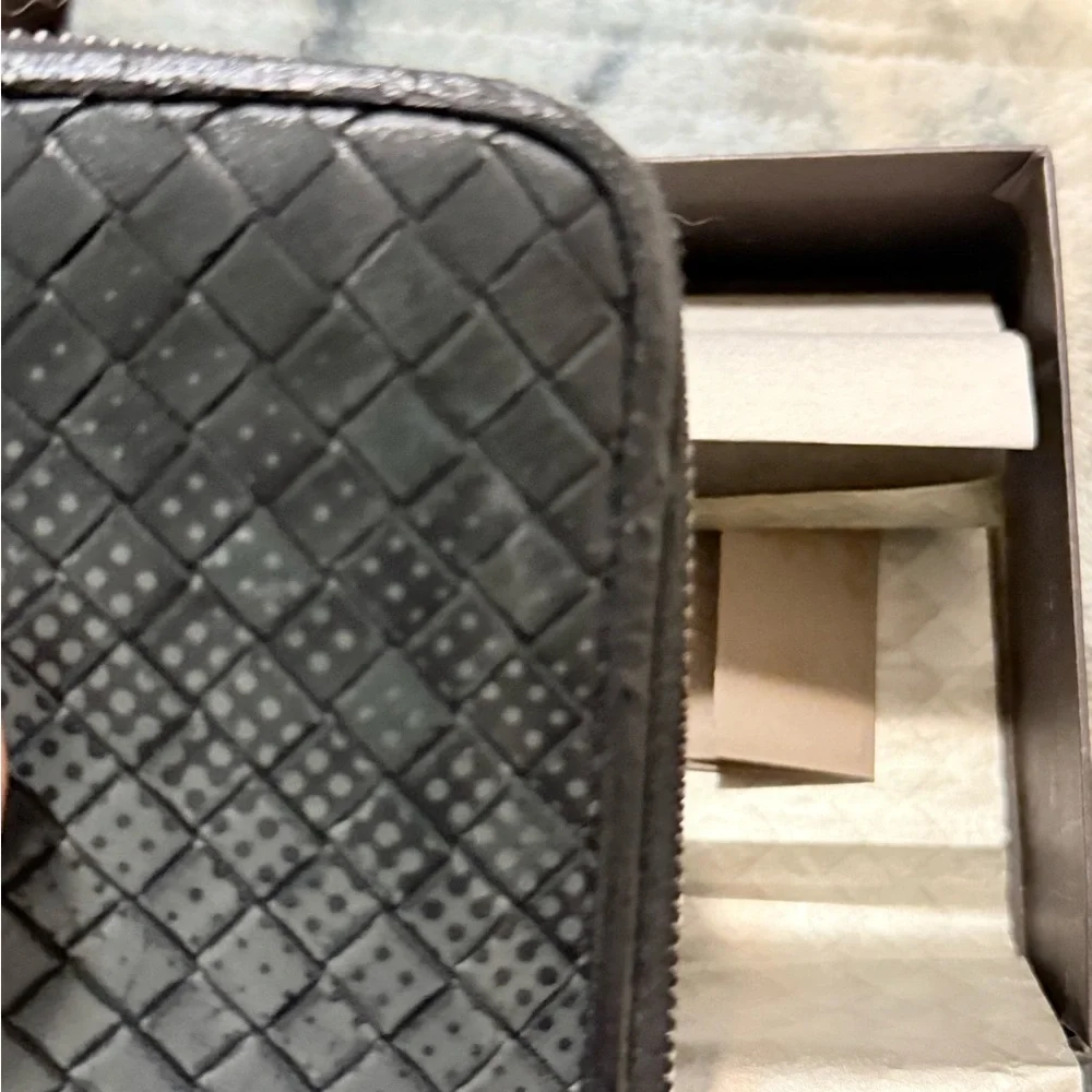 Bottega Veneta  Leather Wallet - Picture 9 of 15